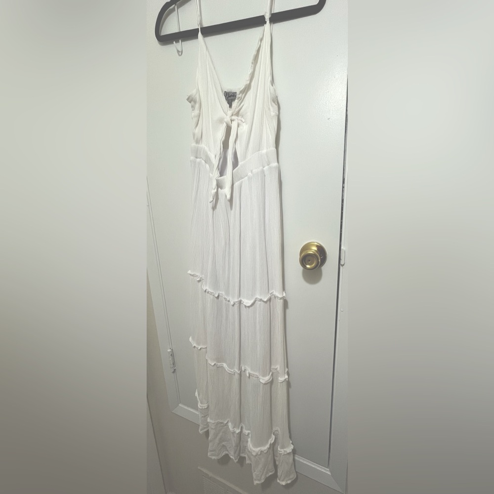 Elegant White Maxi Dress